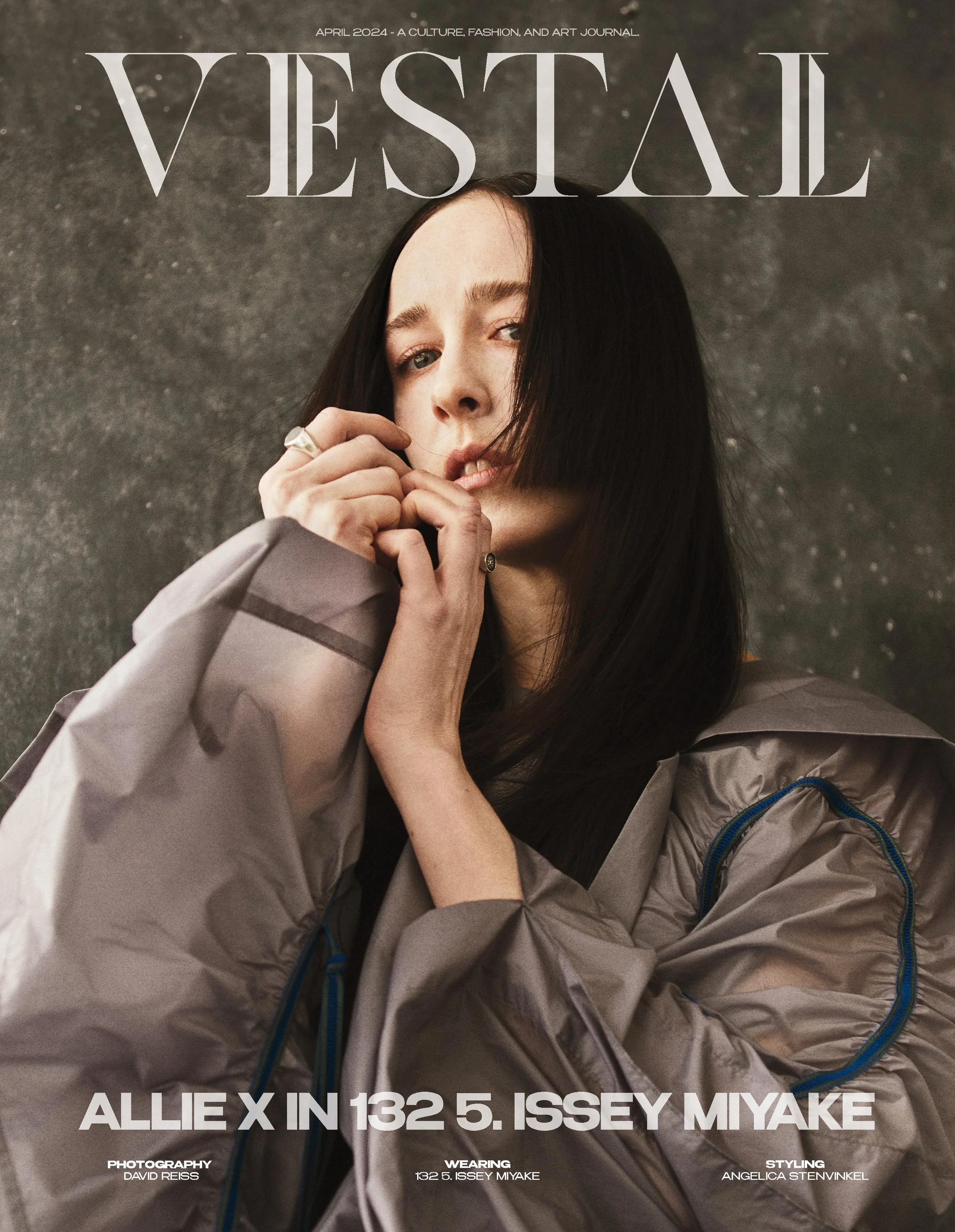 Allie X - Girl with No Face — VESTAL